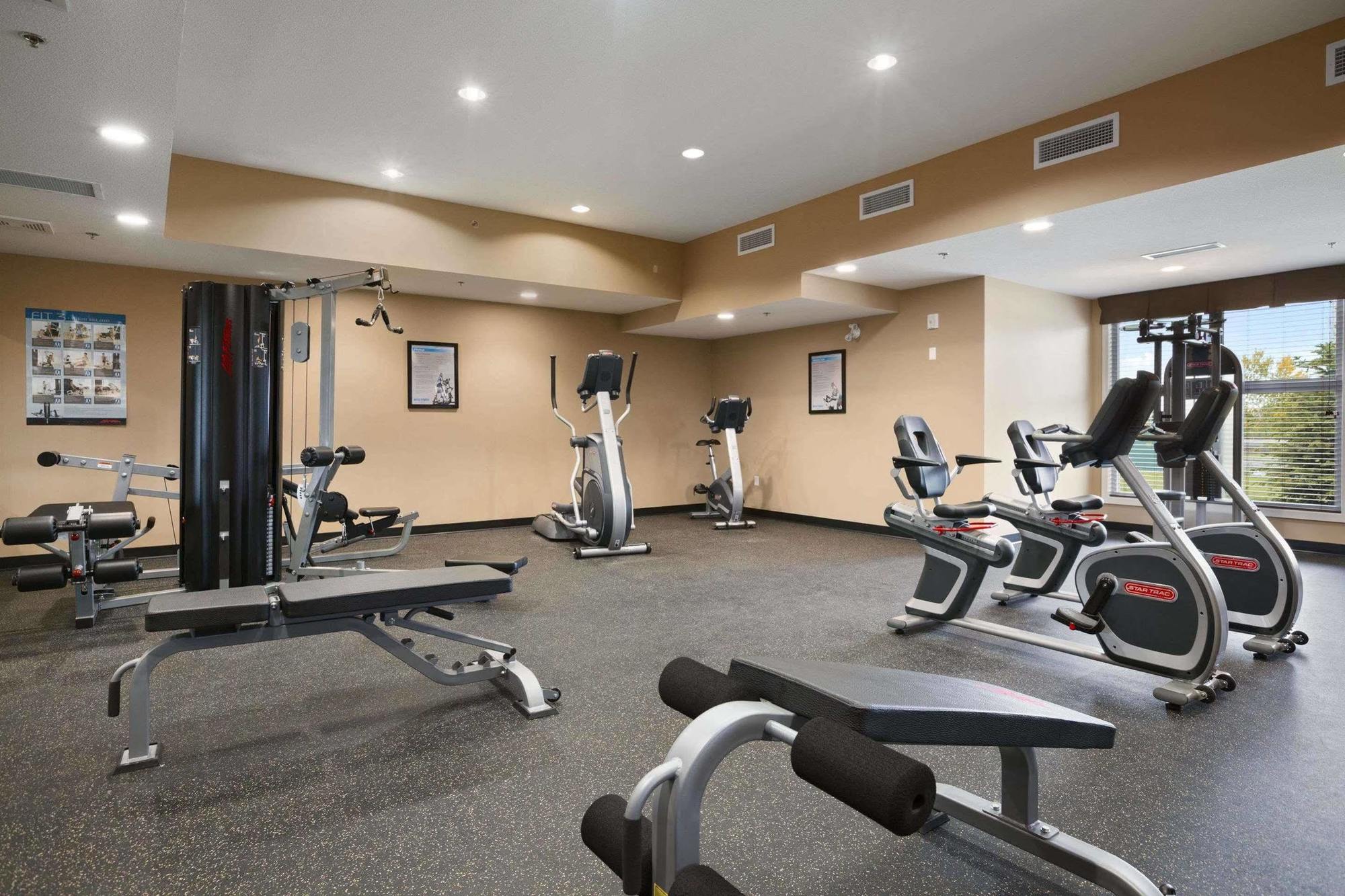 Microtel Inn & Suites By Wyndham Blackfalds Luaran gambar